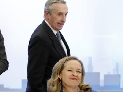 José María Marín Quemada, presidente de la CNMC, y Nadia Calviño, ministra de Economía