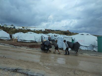 Inundaciones en el campo de refugiados de Kara Tepe en Lesbos, Grecia
