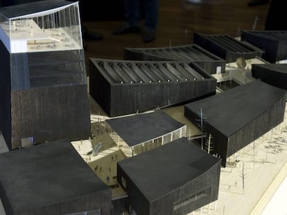 Maqueta del proyecto realizado por el estudio de arquitectos Moreau Kusunoki para el Guggenheim de Helsinki.