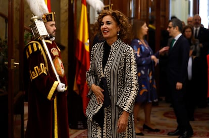 La vicepresidenta primera y ministra de Hacienda, Mara Jess Montero, a su llegada al Congreso. 