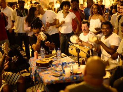 Sesi&oacute;n de samba en Pedra do Sal, en R&iacute;o de Janeiro. 