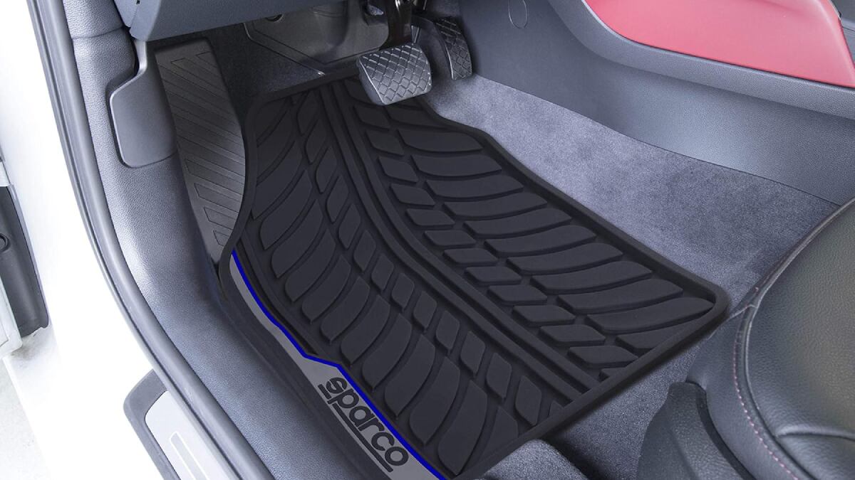 Seleccionamos una variedad de alfombrillas para el coche superventas en Amazon.