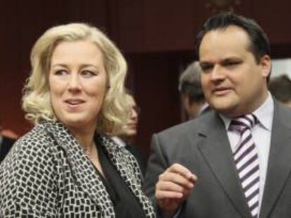 La ministra finlandesa de Finanzas, Jutta Urpilainen (izda). EFE/Archivo