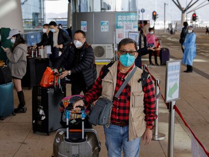 Viajeros en Hong Kong, el 23 de diciembre de 2022.