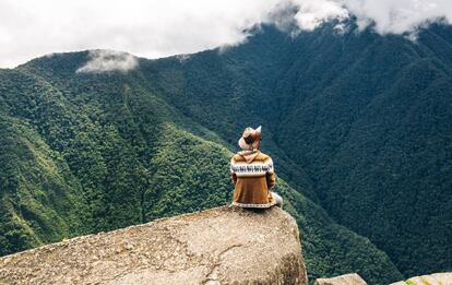 Un viajero en la zona de Machu Picchu, en Perú.