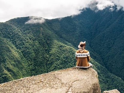 Un viajero en la zona de Machu Picchu, en Perú.