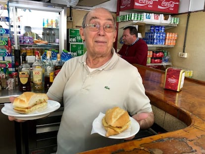 ANTONIO SAMARIN CON SUS BOCADILLOS / CAPEL 