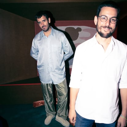 El fotógrafo Pablo Zamora y el periodista Tom C. Avendaño.