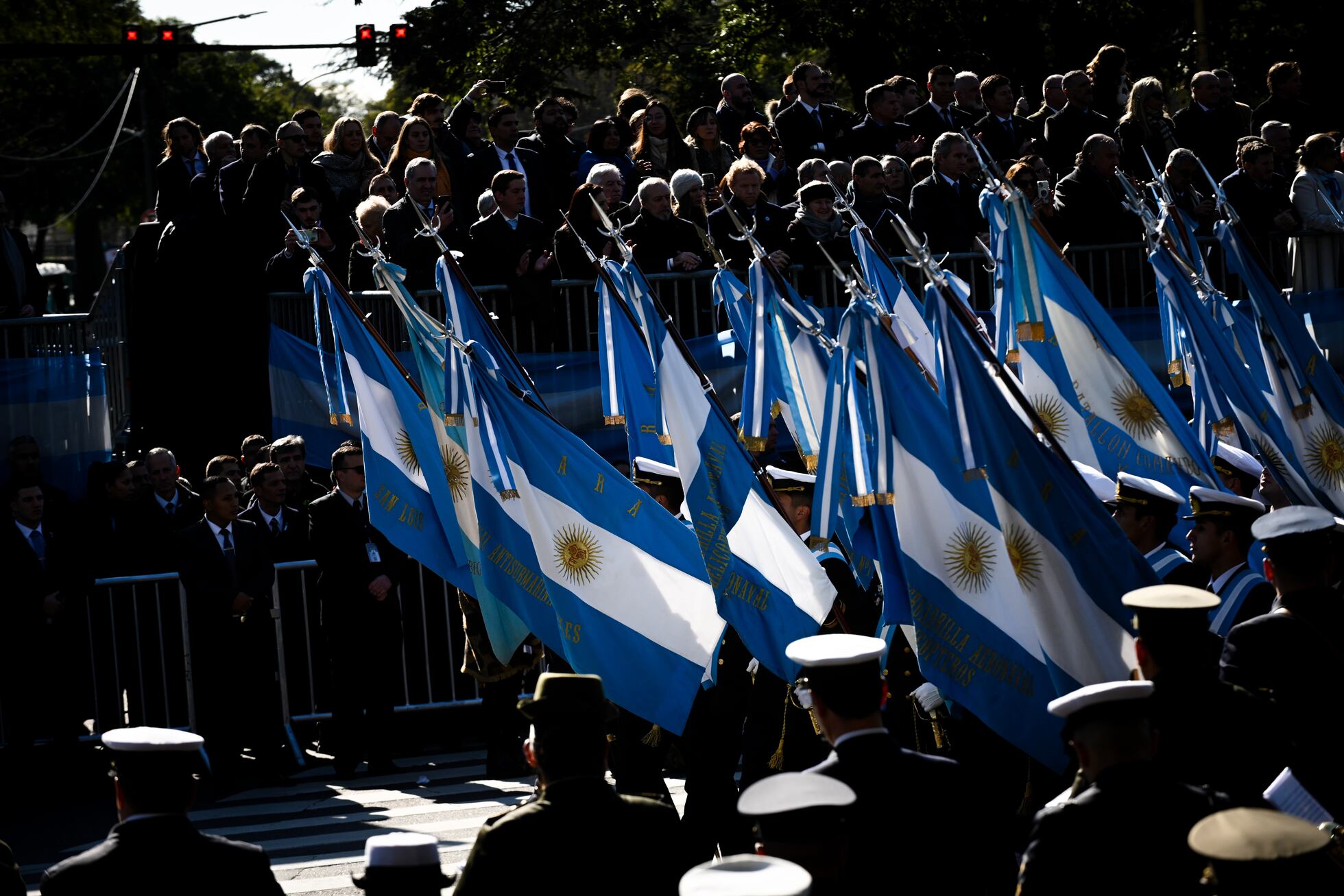 El desfile militar en Argentina organizado por el Gobierno de Milei, en ...