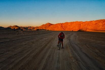 El desierto de Nubia, en Sudn, es uno de los tramos ms duros de la ruta clsica transafricana que so?aron los britnicos a finales del siglo XIX: una carretera, que nunca lleg a existir, para unir todas las colonias de su Imperio.