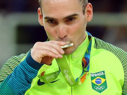 Arthur Zanetti e sua prata na Rio 2016.