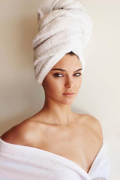 Kendall Jenner en una instantánea de la mítica Towel Series de Mario Testino.