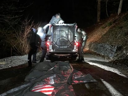 Traslado del oso JJ4 al centro de de Recuperación de Fauna Alpina.