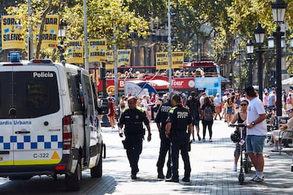 Agentes de la Guardia Urbana de Barcelona en una imagen de archivo.