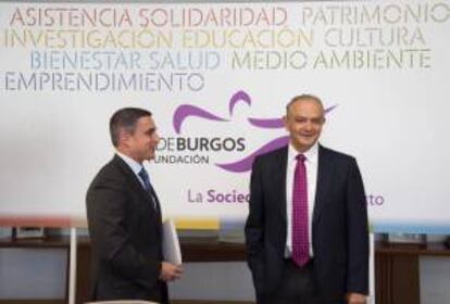 José María Leal, Presidente de la Fundación Caja de Burgos (d) y Rafael Barbero, Director General de la Fundación Caja de Burgos, durante la presentación de la nueva identidad corporativa de la fundación y la aplicación del Plan Estratégico 2013-2016 de la entidad.