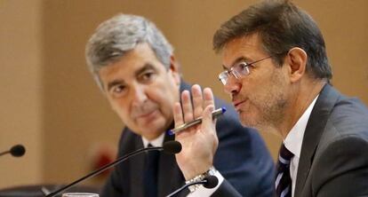 El ministro de Justicia, Rafael Catalá, interviene en la clausura de las XXV Jornadas nacionales de jueces decanos celebradas en Vigo.