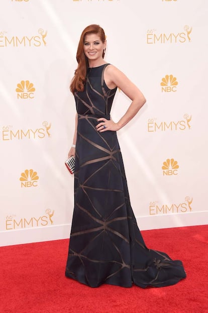 Debra Messing, con vestido con líneas transparentes. Lo firma Zuhair Murad.