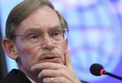 El presidente saliente del Banco Mundial, Robert Zoellick, entrará a formar parte del Centro Belfer para la Ciencia y los Asuntos Internacionales de la Universidad de Harvard (estado de Massachusetts), así como de la Escuela Kennedy de Gobierno del prestigioso centro universitario. EFE/Archivo