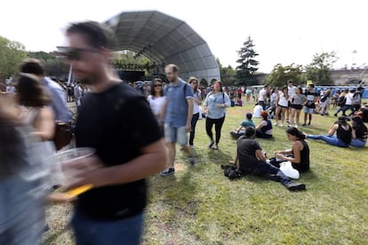 Ambiente en el festival musical DCODE, que se celebra en el Campus de la Universidad Complutense de Madrid.
