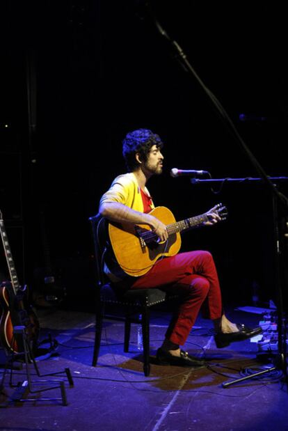 Devendra Banhart, en un momento del concierto de ayer.