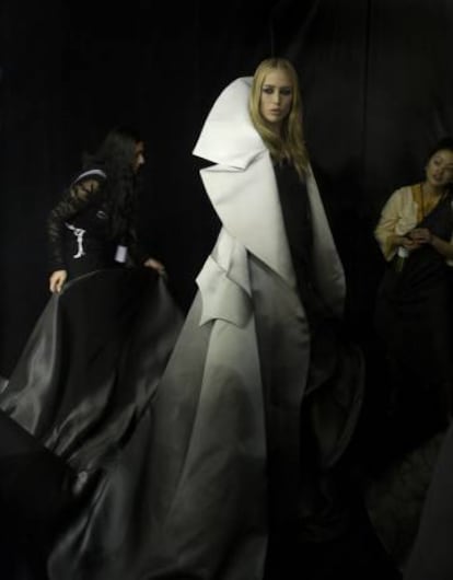 Givenchy. Ateliers Berthier, 2007 © Josephine Douet. Cortesía Mondo Galería