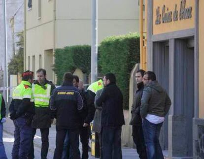 La Cuina de l' Anna, the bar in Canya, Olot, where a man armed with a rifle killed two people before heading to a bank, where he shot dead two employees.