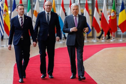 Desde la izquierda, el ministro de Asuntos Europeos polaco, Adam Szlapka, el de Justicia, Adam Bodnar, y el comisario de Justicia europeo, Didier Reynders.