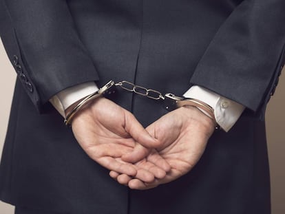 ¿Qué delitos pueden cometer los abogados en su ejercicio profesional?