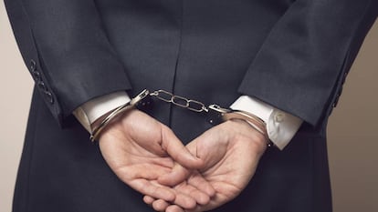 ¿Qué delitos pueden cometer los abogados en su ejercicio profesional?