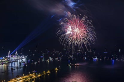 Celebración del Día de la Independencia en el Muelle de la Armanda en Chicago (EE UU).