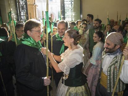 Desembarco de políticos en la Romeria de les Canyes de Castellón