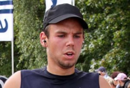 Germanwings co-pilot Andreas Lubitz may have "rehearsed" steering the plane into a rapid descent on an earlier flight.