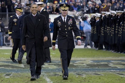 Obama asiste a un partido del fútbol entre militares el sábado en Landover (Marryland).