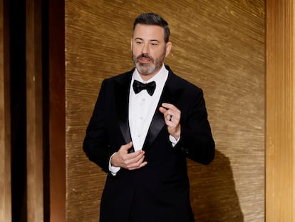 Jimmy Kimmel, en el escenario del teatro Dolby durante la gala de los 95º premios Oscar, en marzo de 2023.