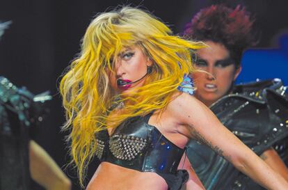 <b>Lady Gaga, discretita, durante una actuación en Las Vegas el pasado
mes de agosto.</b>