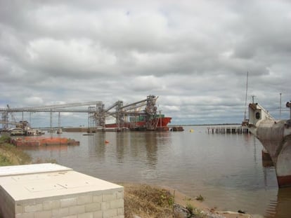 Porto uruguaio de Nueva Palmira.