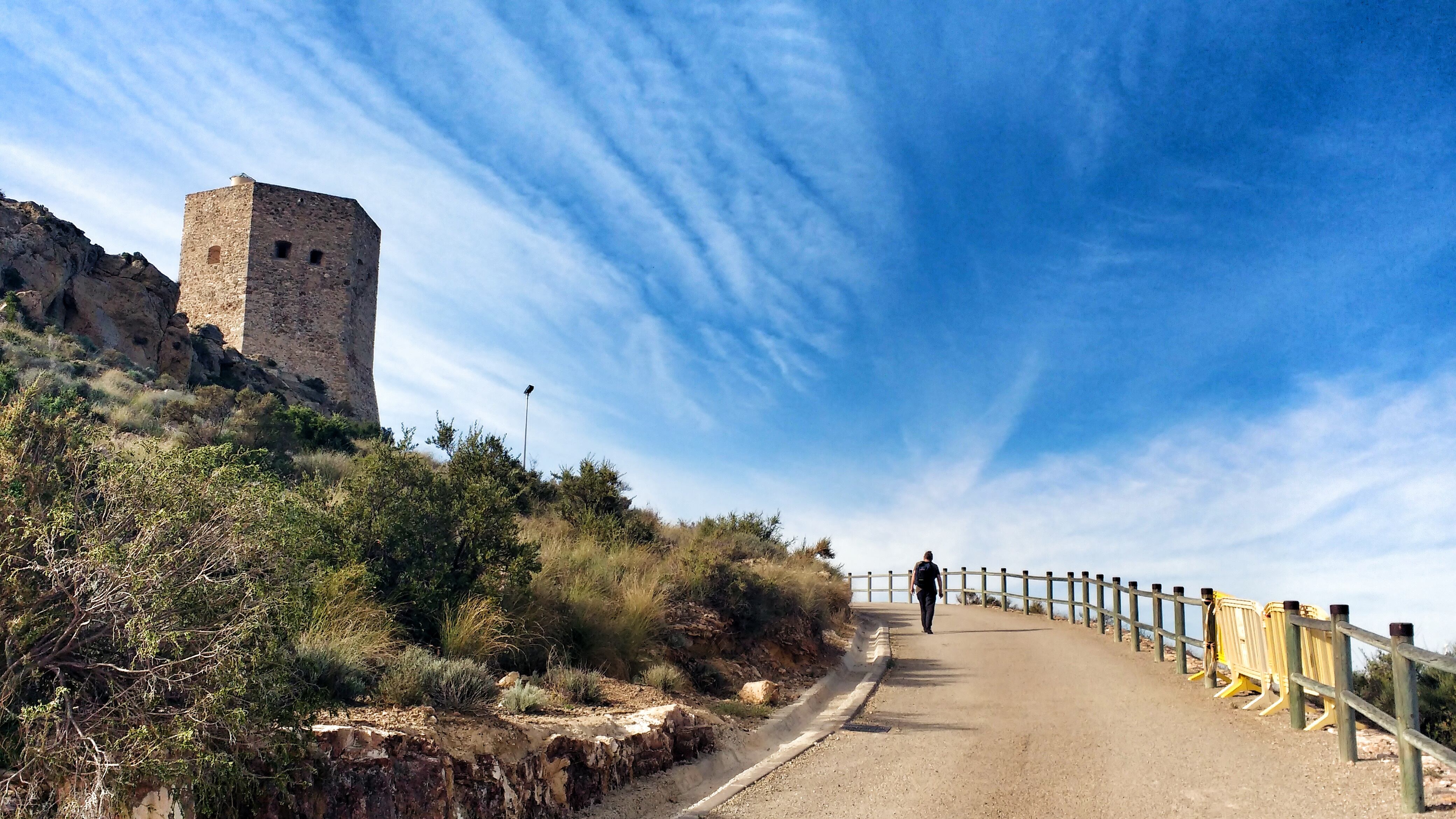 Subida a la torre de Santa Elena, también conocida como torre de La Azohía (Región de Murcia).