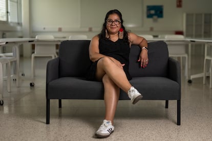 Diana Cornejo-Sánchez en el instituto público Angeleta Ferrer de Barcelona.