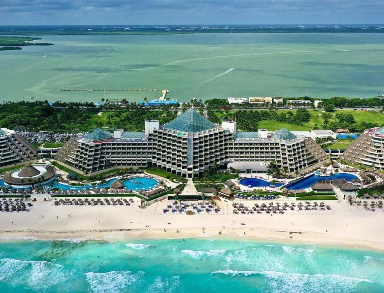 Meliá reinaugura en Cancún su hotel más rentable de todo el mundo en plena temporada alta en México