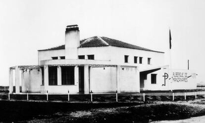 Aspecto del albergue de carretera de Manzanares (Ciudad Real). Parte de su estructura se conserva aún hoy en el actual parador.