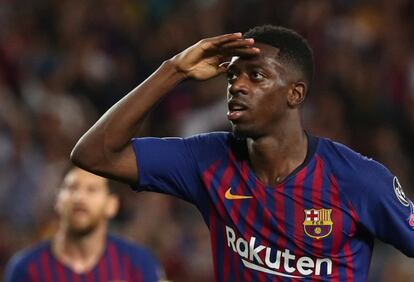 El jugador del Barcelona Ousmane Dembele celebra su gol