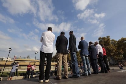 Los candidatos, haciéndose la foto de la jornada de reflexión.