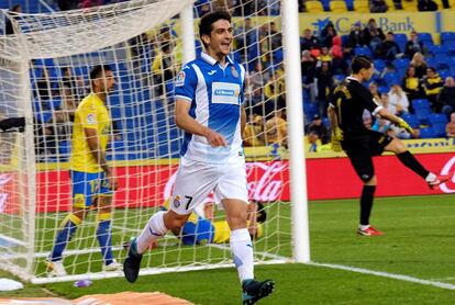 Gerard Moreno celebra el segundo gol del Espanyol ante Las Palmas.