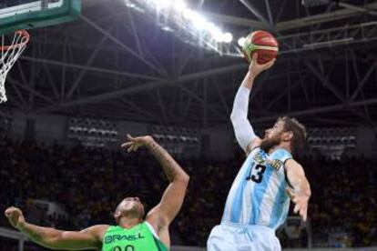 Andrés Nocioni, figura argentina en el partido ante Brasil.