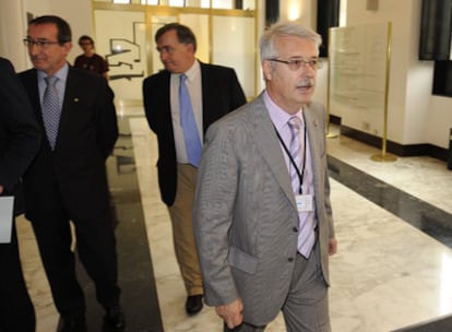 El presidente del Tribunal de Cuentas Públicas, José Ignacio Martínez Churiaque (en primer término), en el Parlamento.