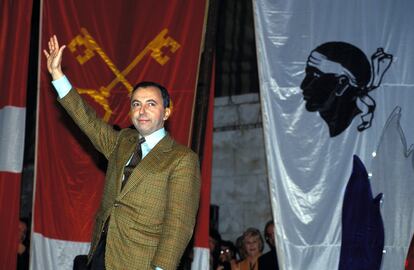 Bruno Megret después de una reunión con Jean-Marie Le Pen, en Niza, Francia, el 13 de marzo de 1992.