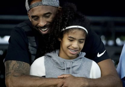 Kobe Bryant y su hija Gianna, en 2018. 