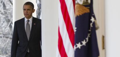 Barack Obama se dirige a una rueda de prensa en la Casa Blanca.