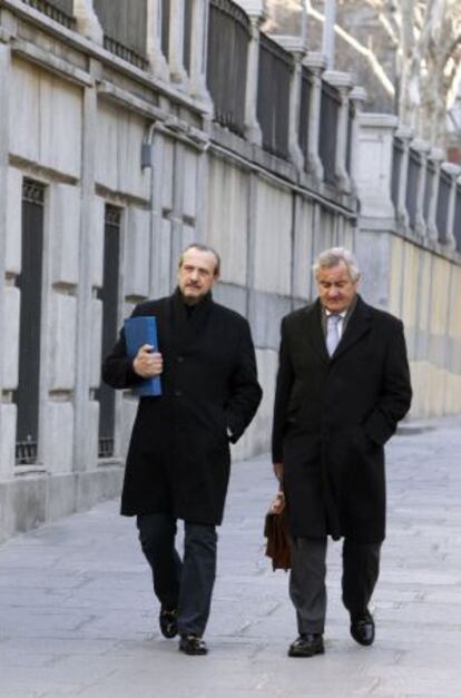 Dorribo (izquierda), a su llegada al tribunal el pasado 21 de febrero.