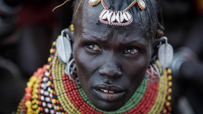 Retrato de una bailarina turkana.